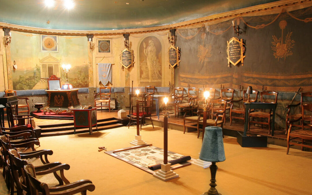 Tempel von Rochefort, zwei Jahre Bauzeit vorgesehen